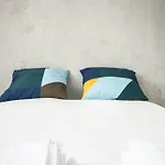 Unique Studio With Stunning View & Netflix